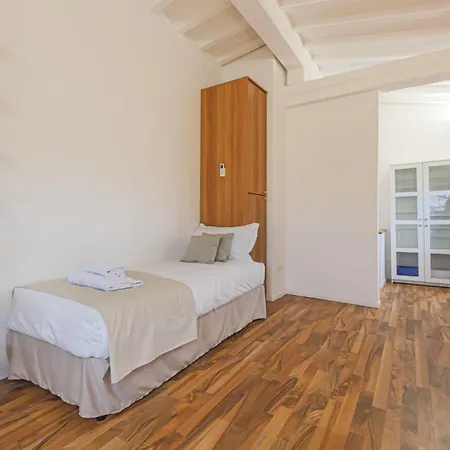 Canto Dei Ciompi 4bdr Apartment Florenz