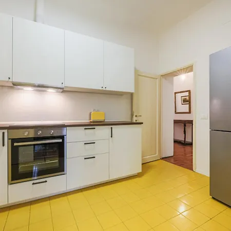 Canto Dei Ciompi 4bdr Apartment Florenz