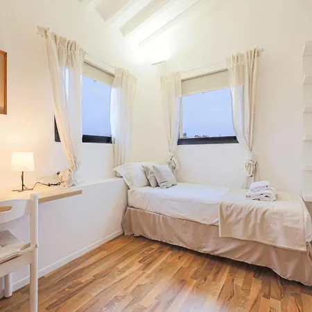Apartment Canto Dei Ciompi 4bdr Florence